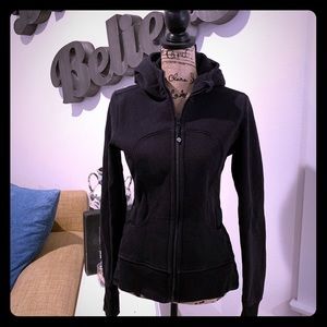 Rare LE Lululemon Hiver 2013 Ruffled Scuba Hoodie